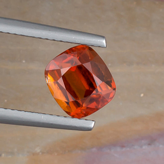 2.66ct Hessonite Garnet Colored Gemstone Angle Natural Gemstone 
